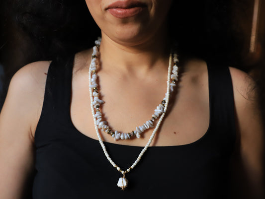 Ivory Drift – Shell & Pearl Necklace with Gold Accents