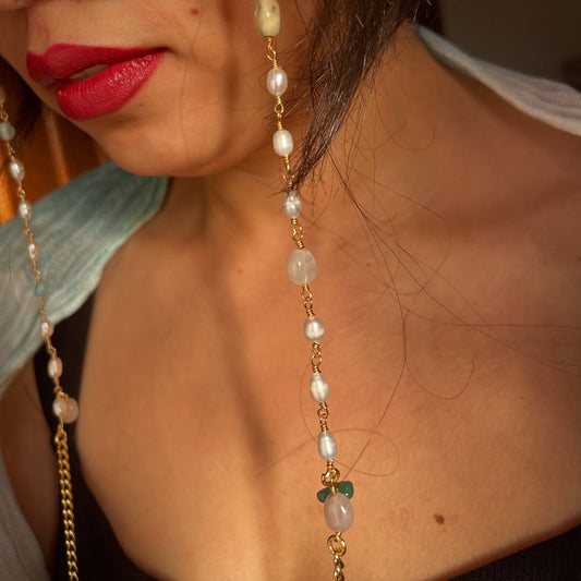 Luna Pearl – Elegant Pearl & Gemstone Glasses Chain
