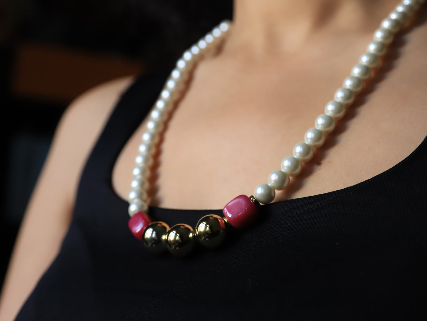 Golden Blush – Pearl Necklace with Gold & Pink Accents