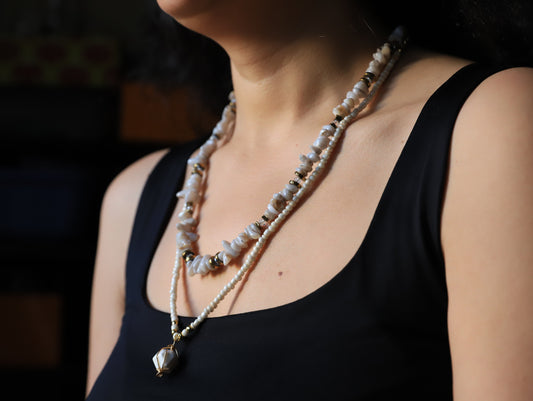 Ivory Drift – Shell & Pearl Necklace with Gold Accents