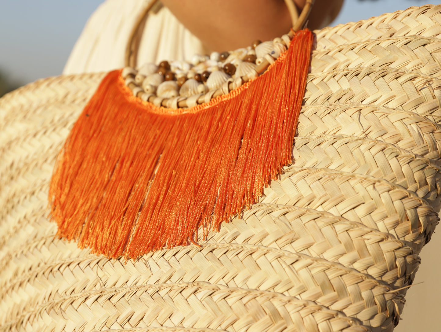 Coral Coast – Shell Fringe Straw Tote