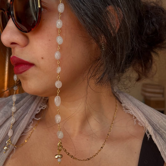 Moon Drops – Pearly White Beaded Glasses Chain