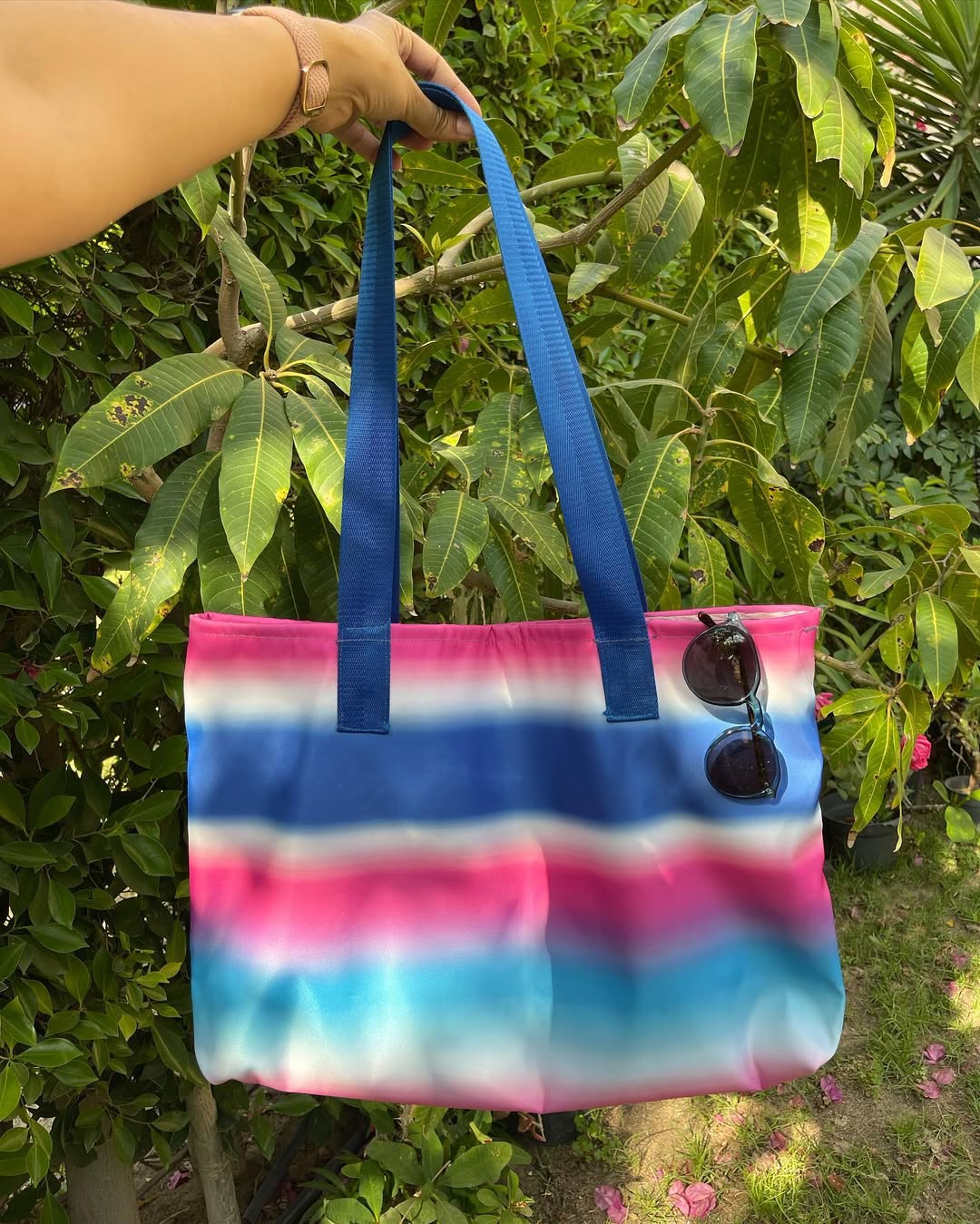 Sunset Stripes – Gradient Beach Tote in Pink, Blue & Aqua