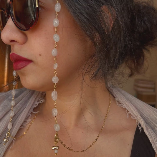 Moon Drops – Pearly White Beaded Glasses Chain